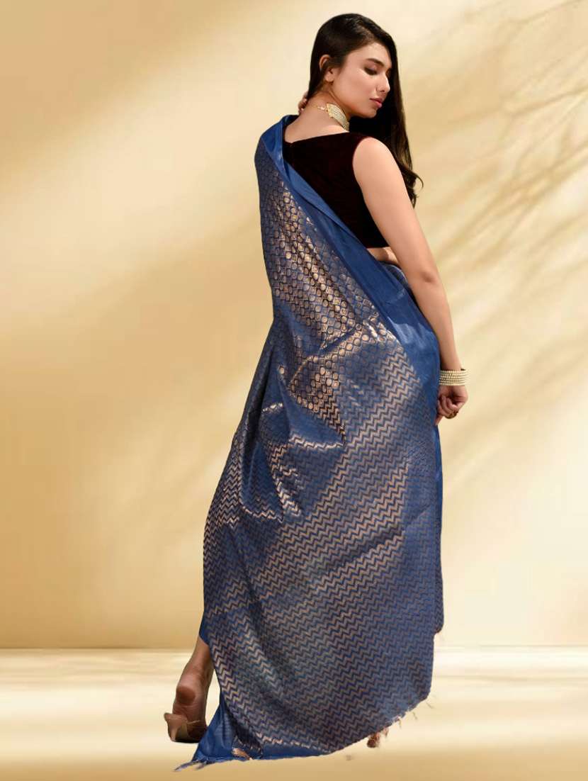 women self design bordered saree with blouse - 22079288 -  Standard Image - 2