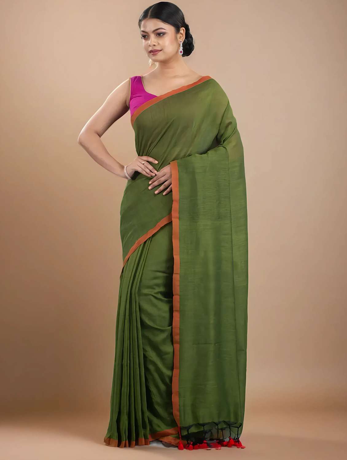 women solid handloom saree with blouse - 22079291 -  Standard Image - 2