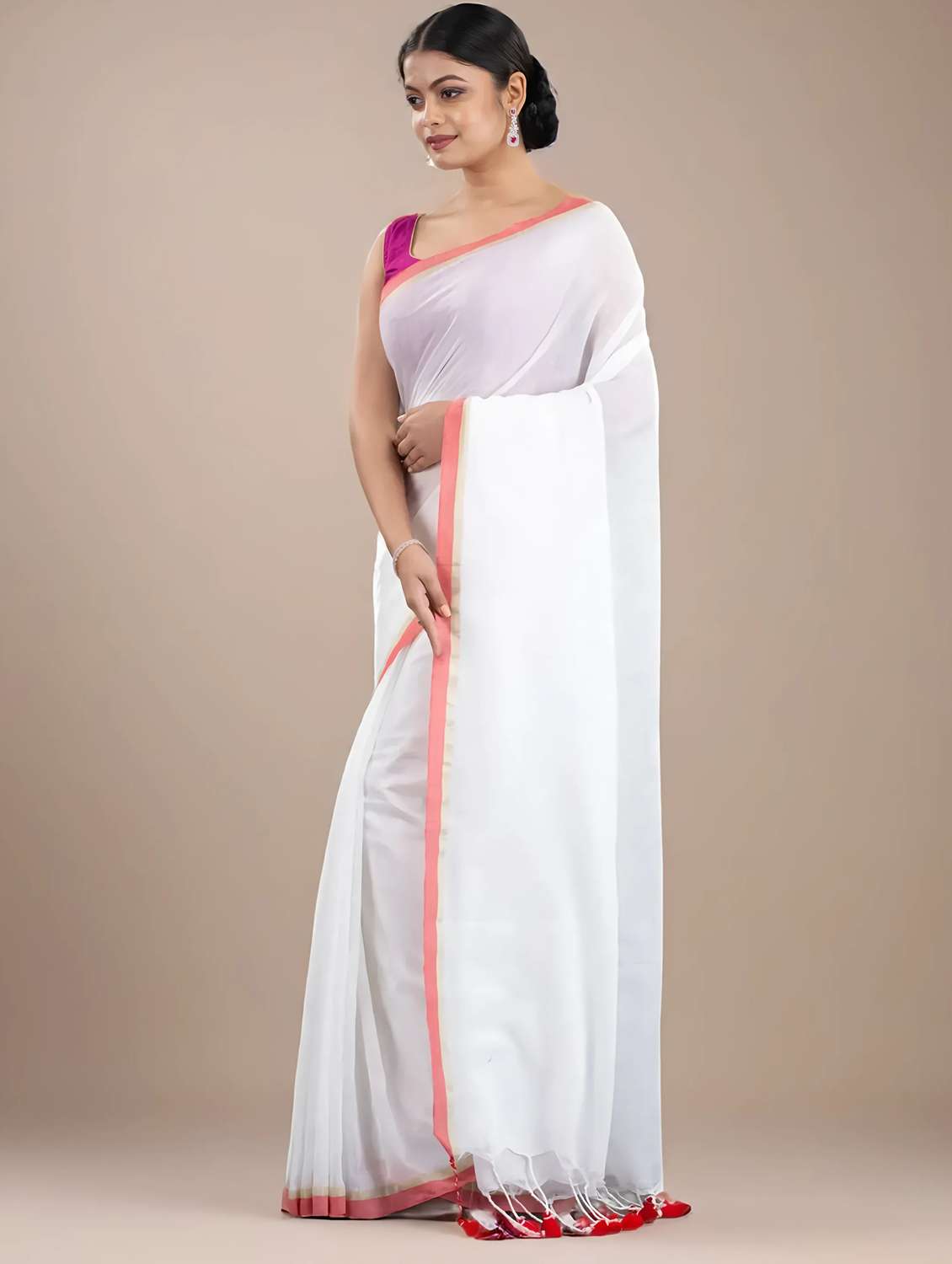 women solid handloom saree with blouse - 22079293 -  Standard Image - 2