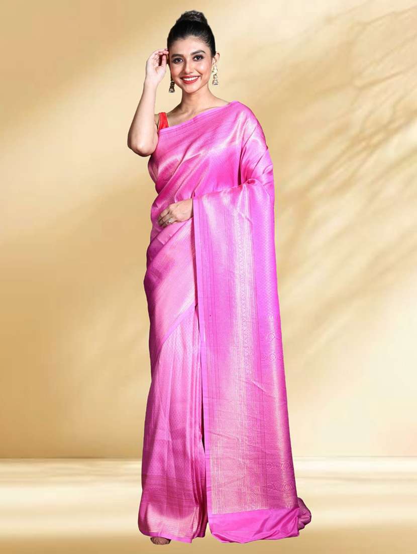 women self design bordered saree with blouse