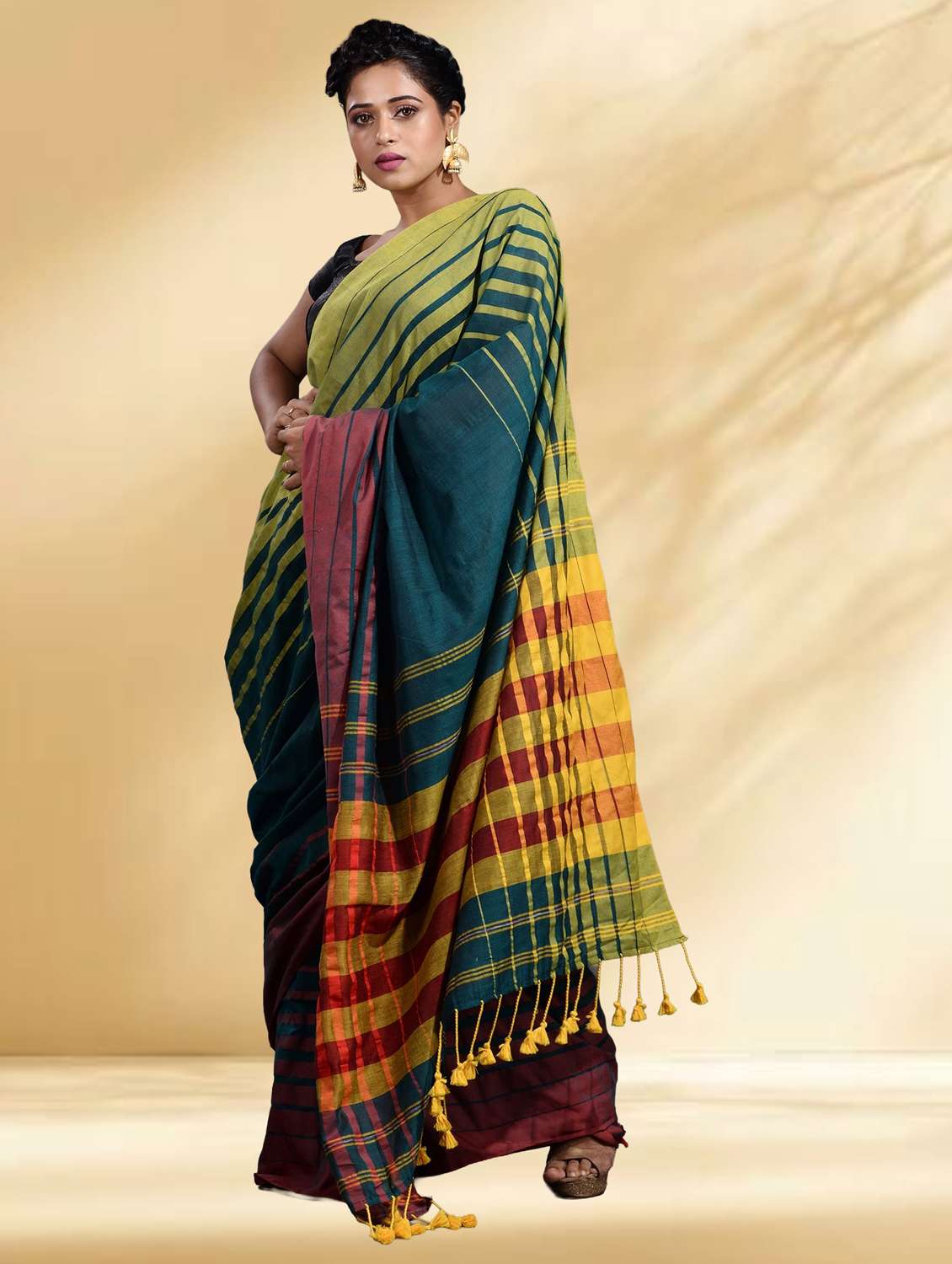 women striped handloom saree with blouse - 22079303 -  Standard Image - 2