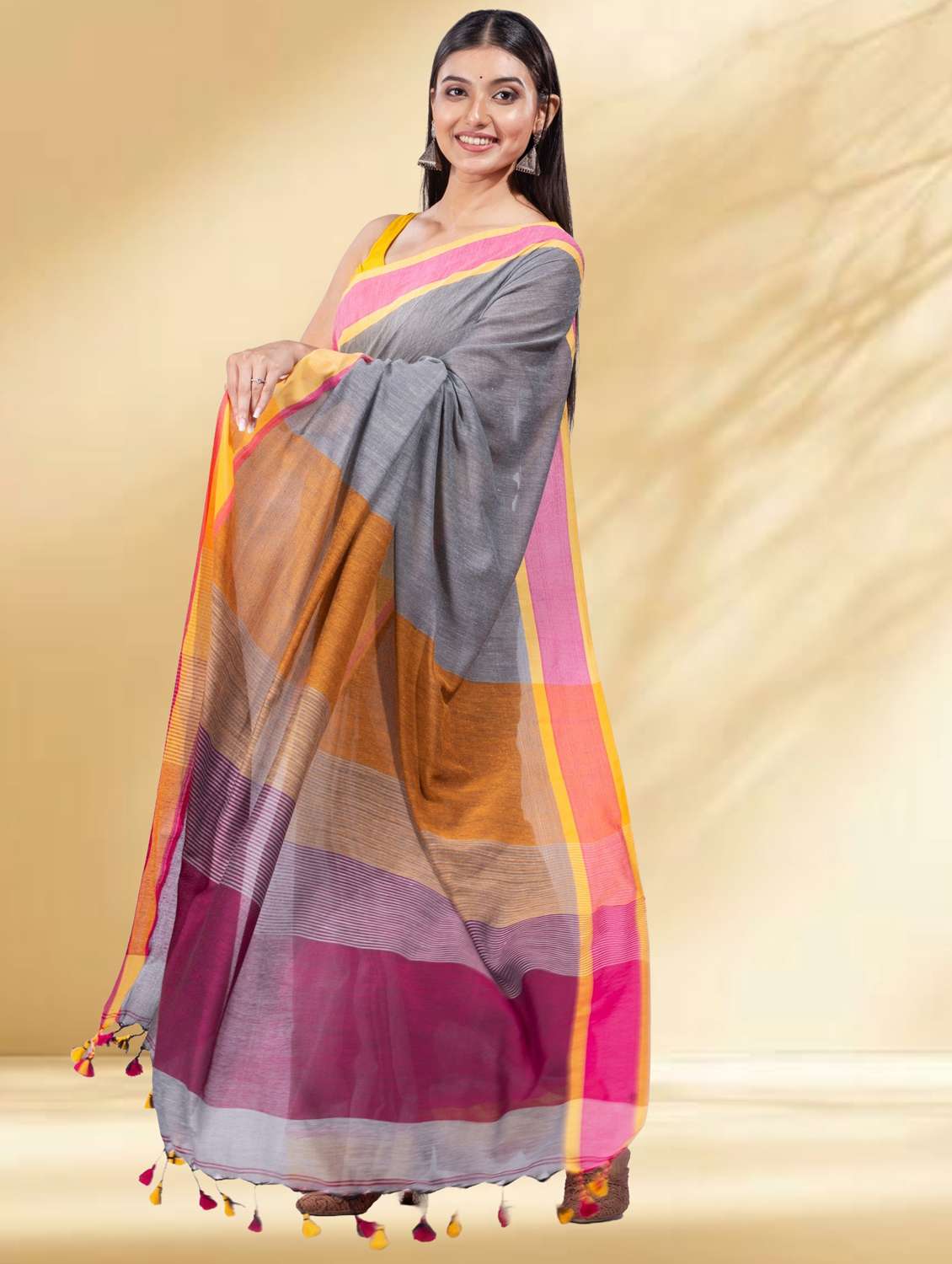 women solid with bordered handloom saree with blouse - 22079309 -  Standard Image - 2