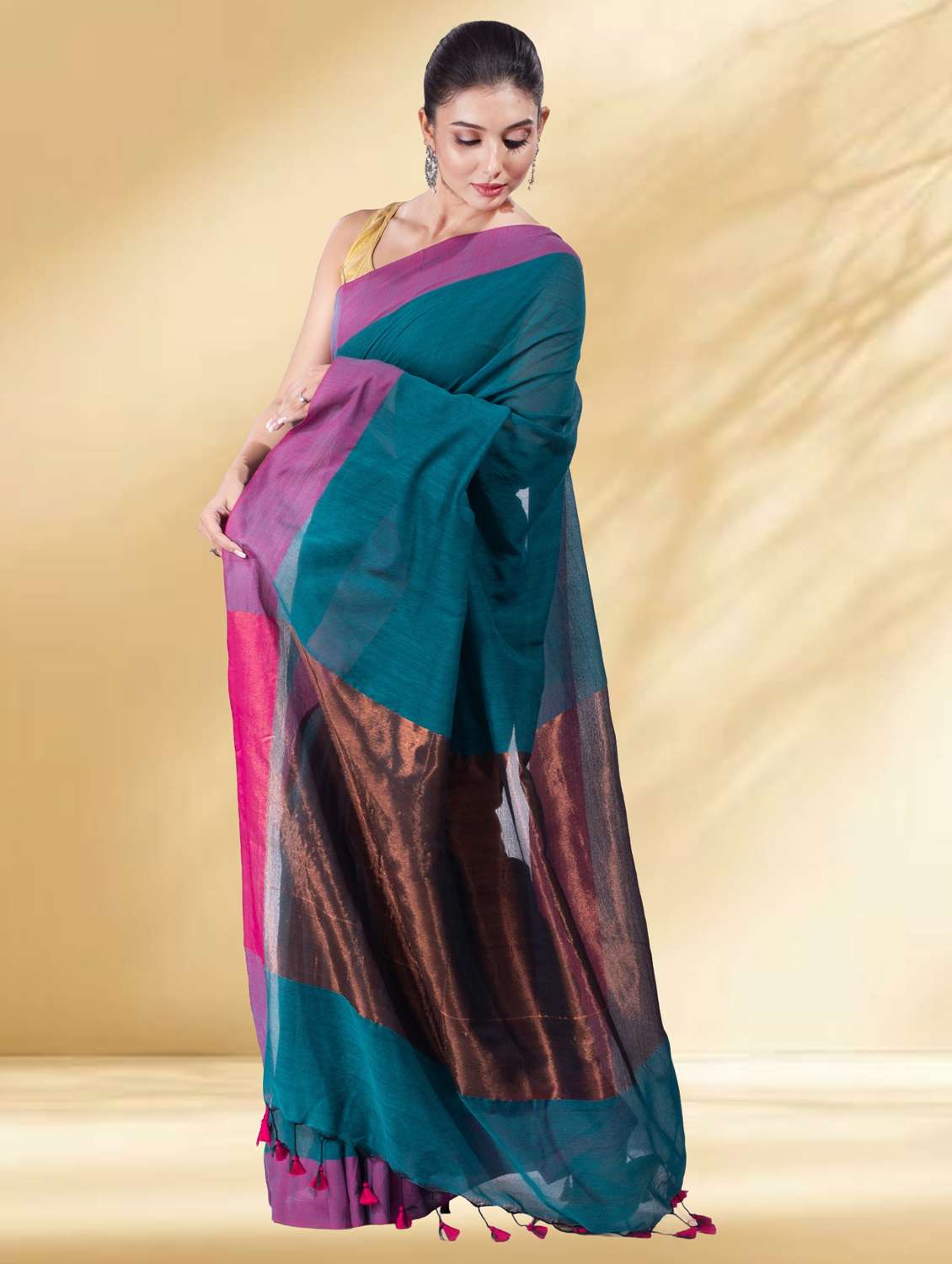 women solid with bordered handloom saree with blouse - 22079312 -  Standard Image - 2