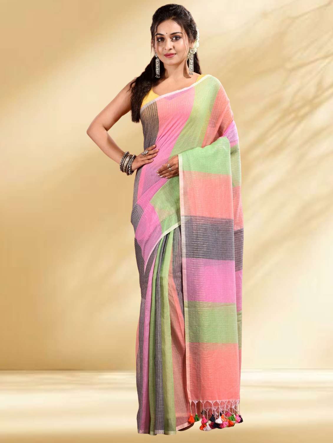 women striped handloom saree