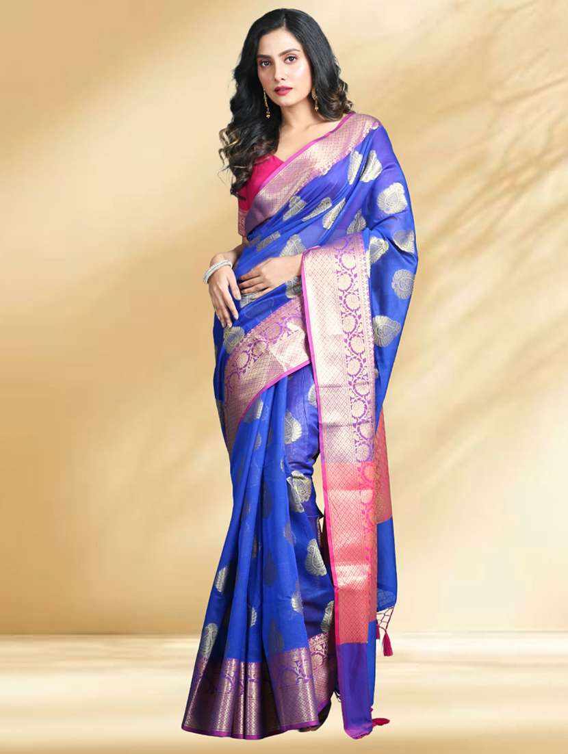 women self design bordered saree with blouse