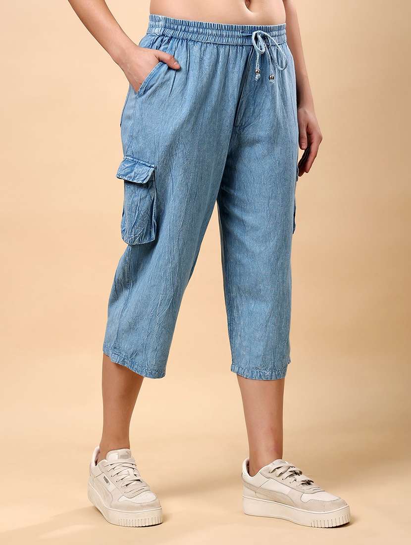 women solid mid rise cargo short - 22079533 - Standard Image - 2