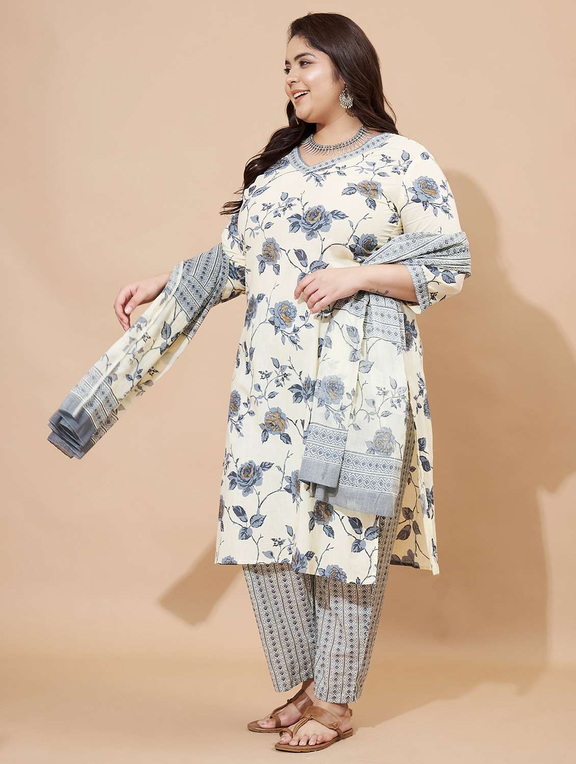 women floral three quarter sleeve kurta pant with dupatta set - 22080551 - Standard Image - 2