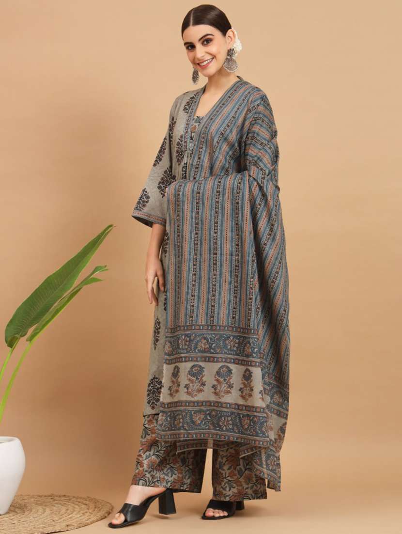 women three quarter sleeve kurta palazzo with dupatta set - 22080556 - Standard Image - 2
