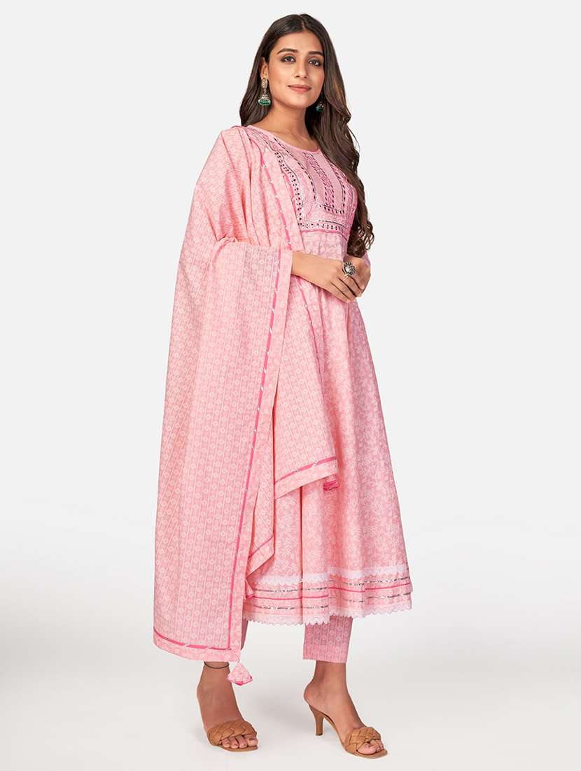 women three quarter sleeve kurta pant with dupatta set - 22080561 - Standard Image - 2