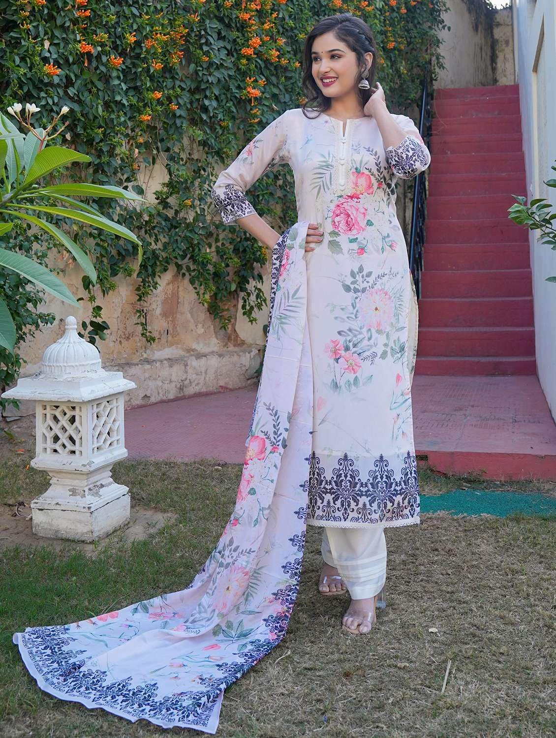 women three quarter sleeve kurta pant with dupatta set - 22080563 - Standard Image - 2