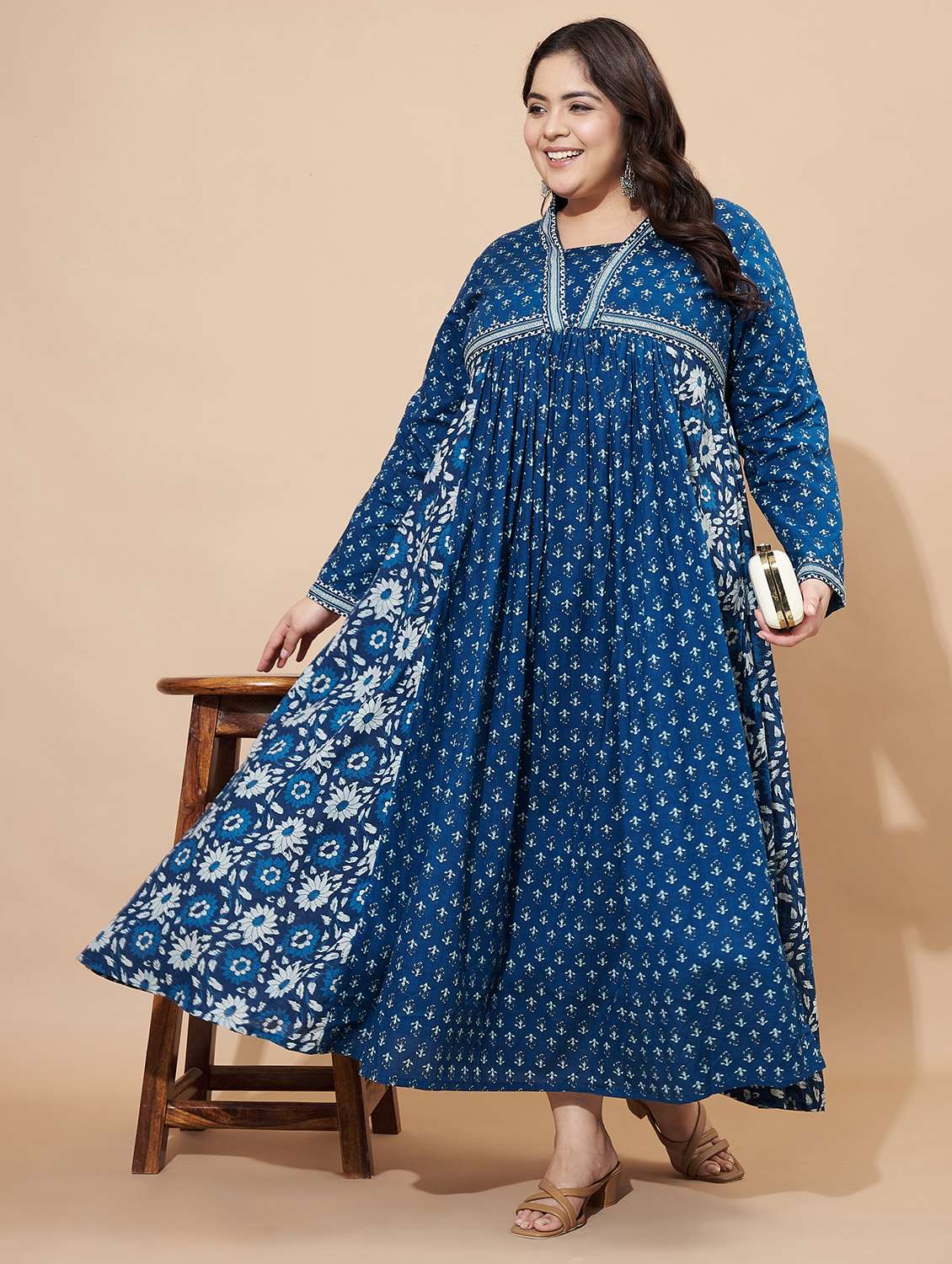 women printed long sleeve flared kurta