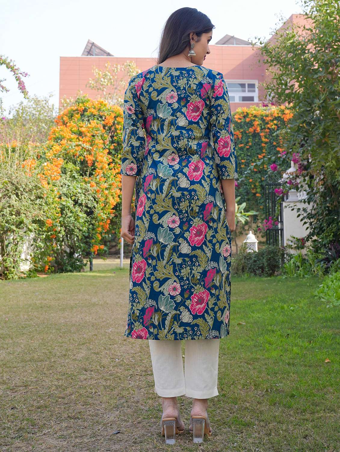 women floral three quarter sleeve straight kurta - 22080571 -  Standard Image - 2