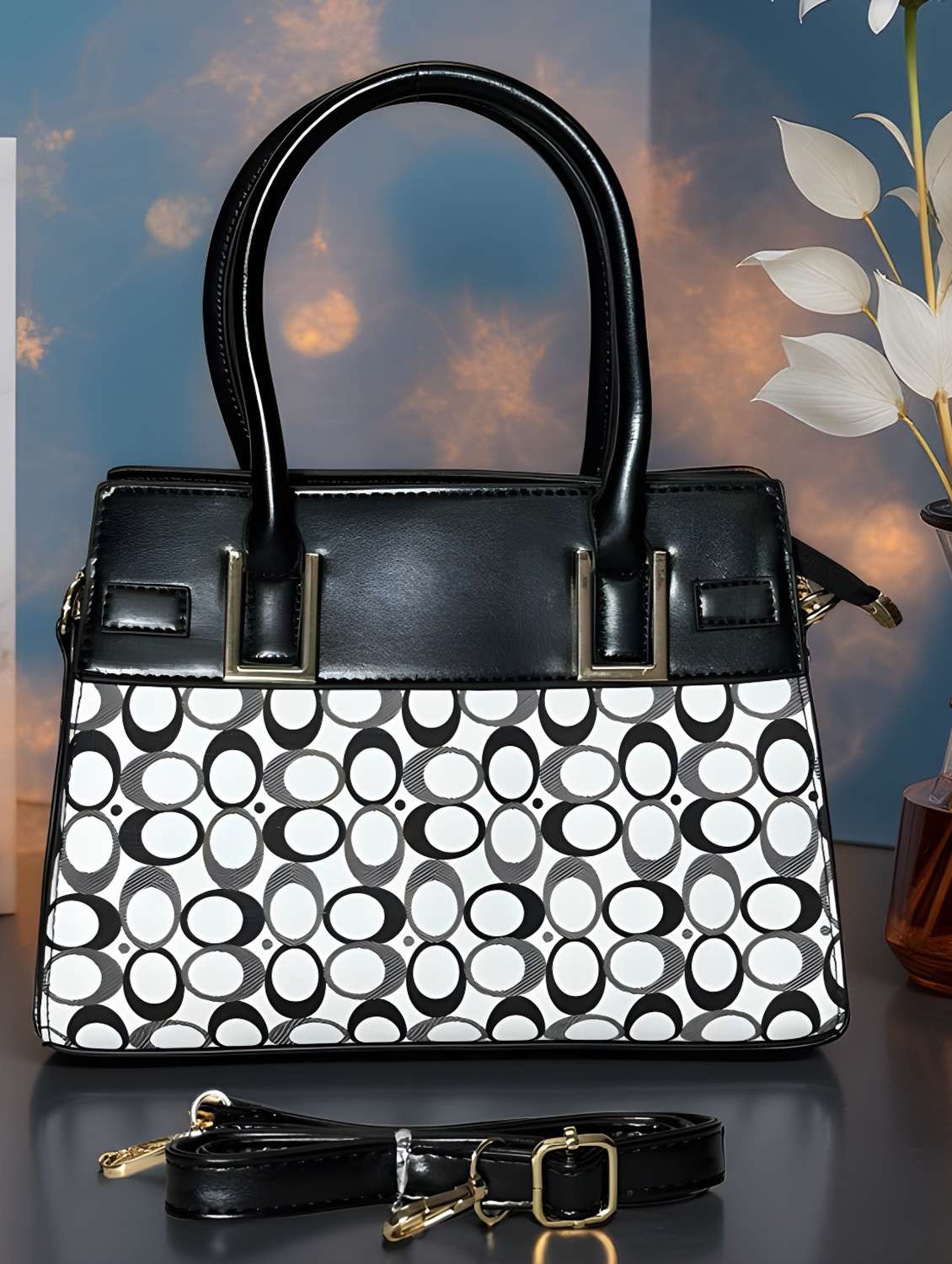geometric print black and white handbag - 22080791 -  Zoom Image - 0