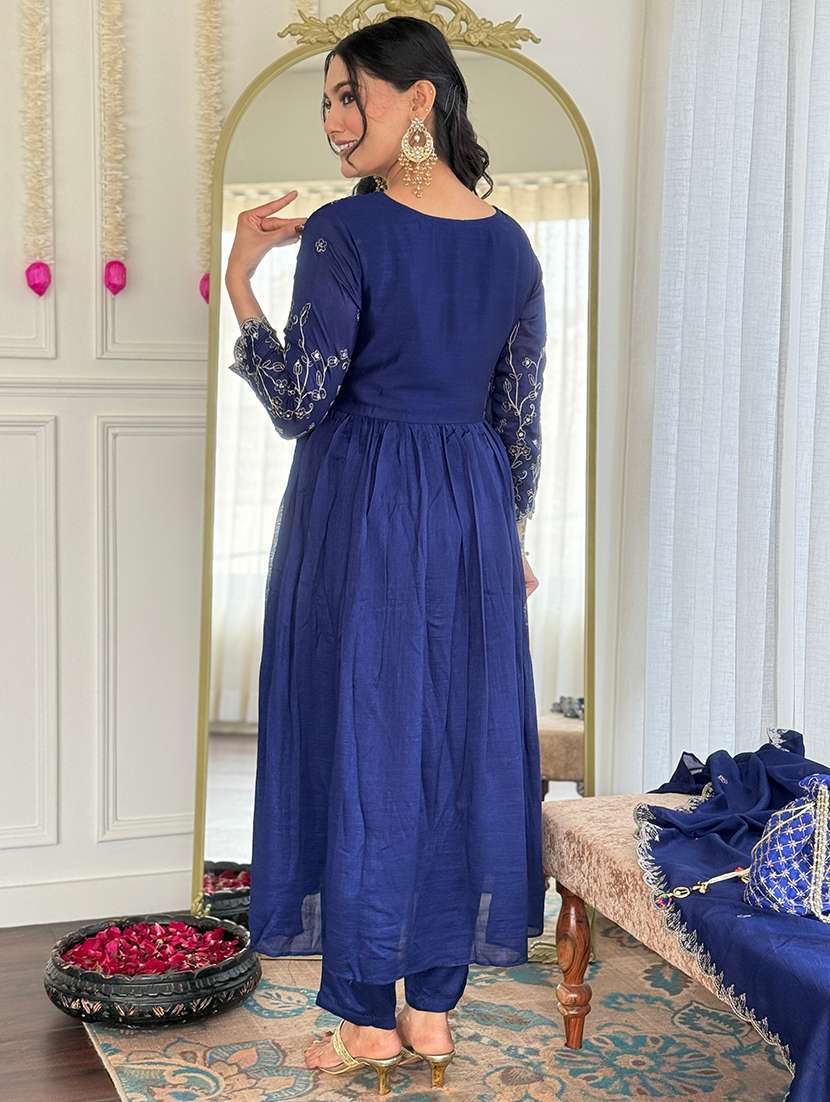 women embroidered three quarter sleeve kurta pant with dupatta set - 22080923 - Standard Image - 2