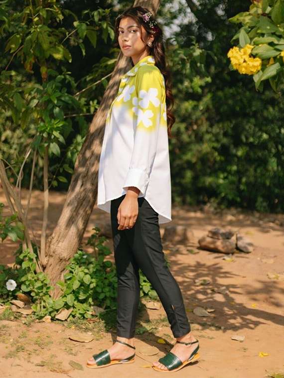 women floral print long sleeve collared shirt - 22081151 - Standard Image - 2