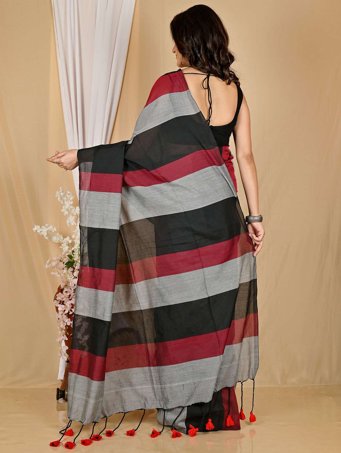 women striped handloom saree with blouse - 22081611 -  Standard Image - 2