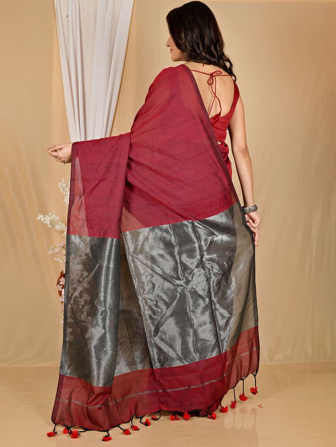 women solid handloom saree with blouse - 22081853 - Standard Image - 2