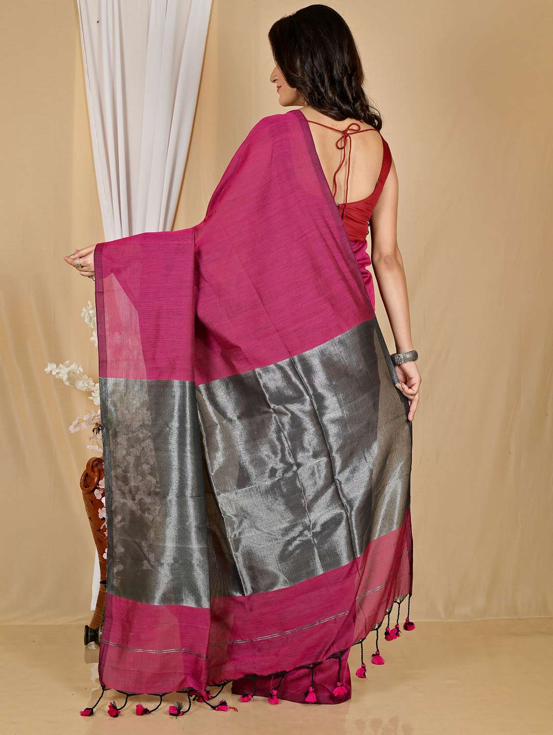 women solid handloom saree with blouse - 22081940 - Standard Image - 2