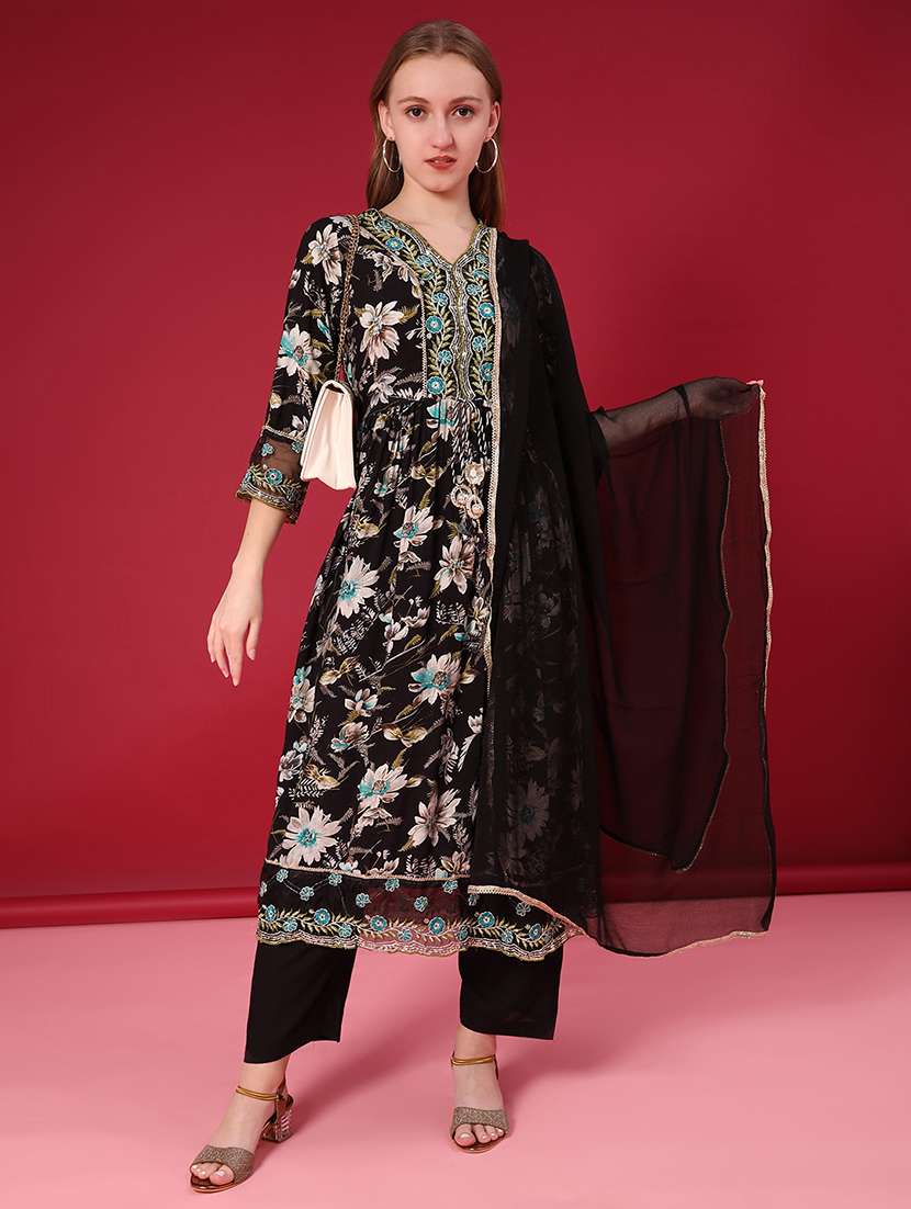 women three quarter sleeve kurta and pant with dupatta