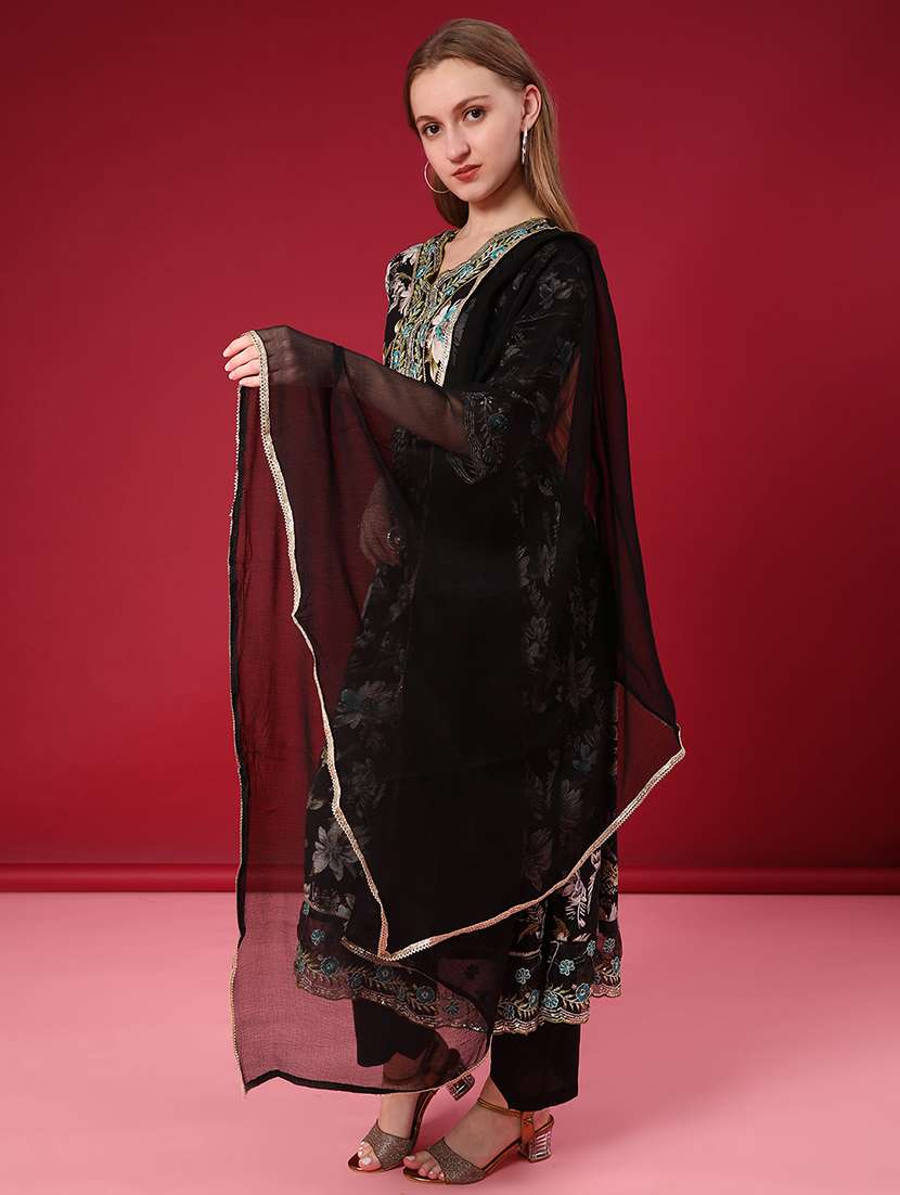 women three quarter sleeve kurta and pant with dupatta - 22082136 -  Standard Image - 2