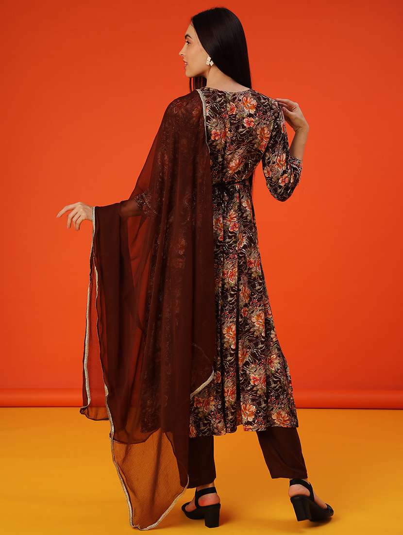 women three quarter sleeve kurta and pant with dupatta - 22082138 -  Standard Image - 2