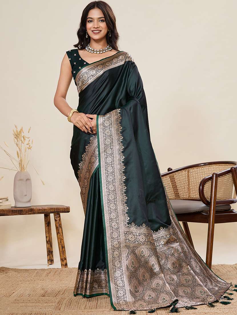 women solid with bordered saree with blouse