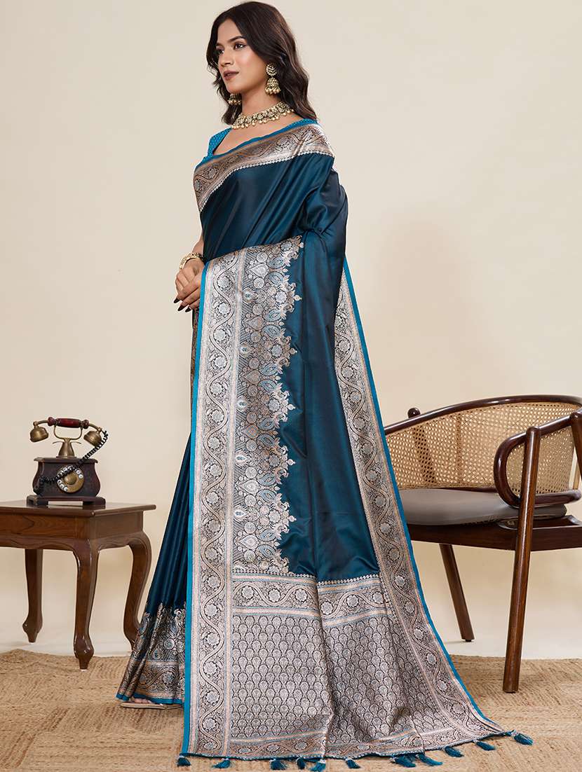 women solid with bordered saree with blouse - 22082198 -  Standard Image - 2