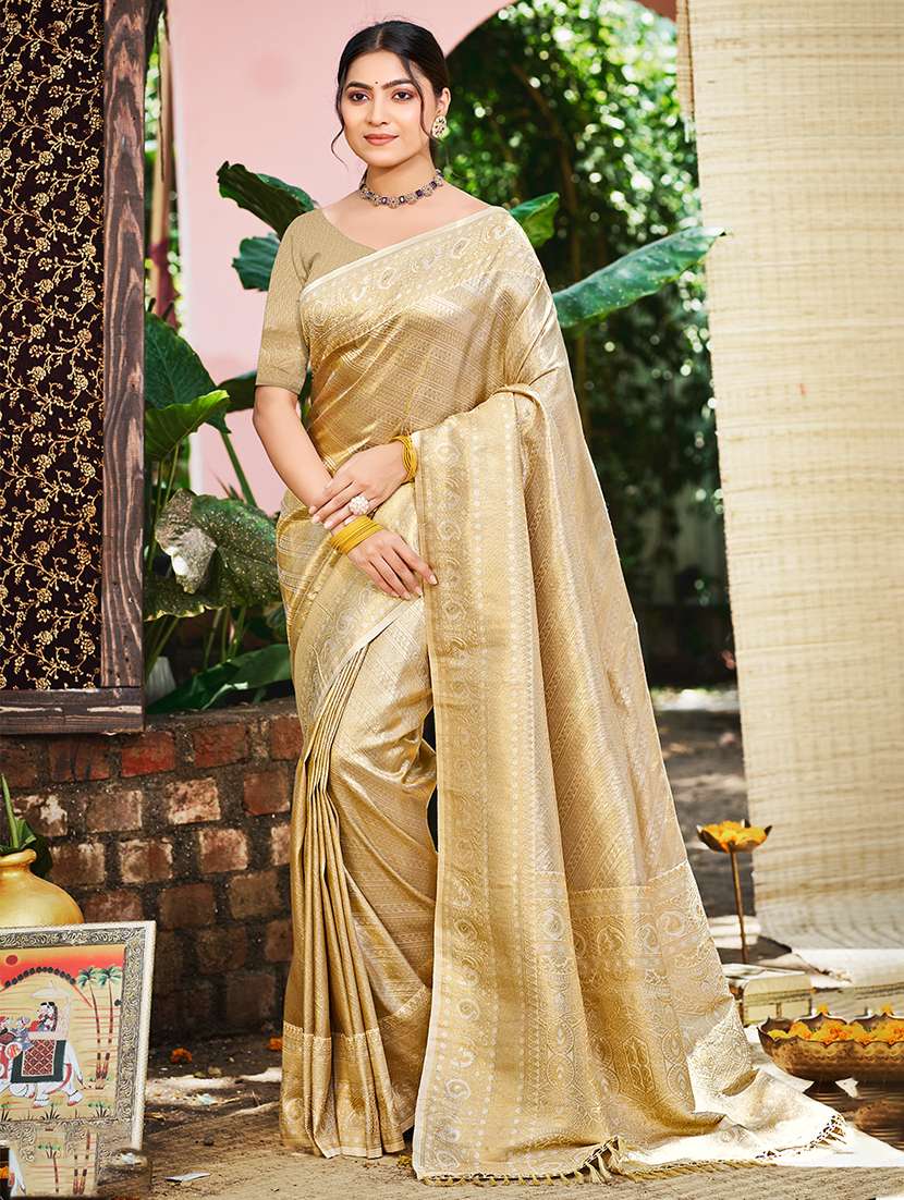 women self design kanjivaram saree with blouse