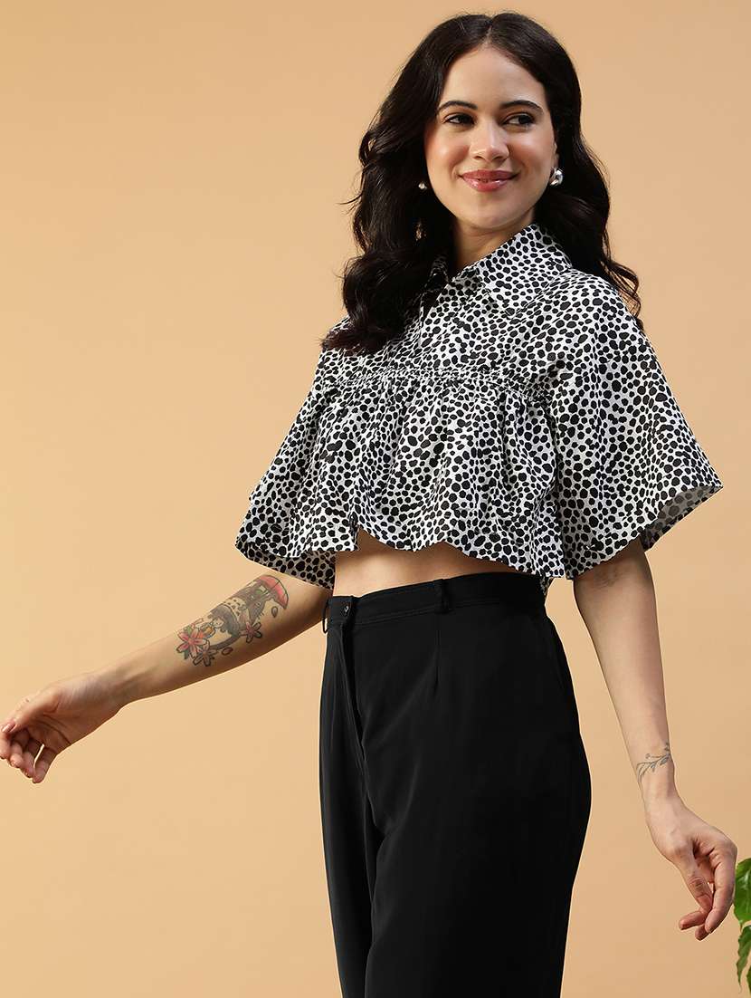 women animal print bell sleeve crop top - 22082622 -  Standard Image - 2