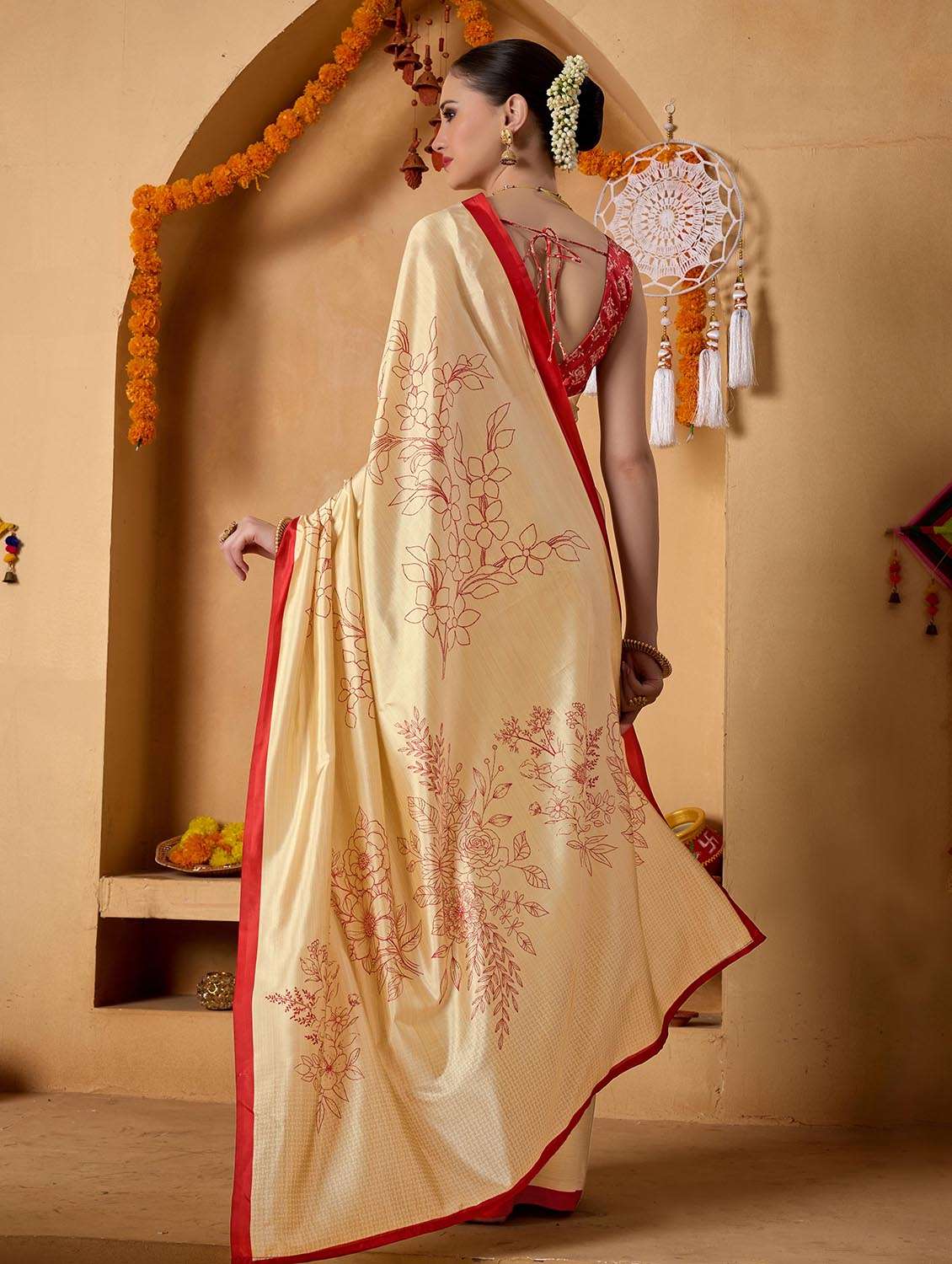 women printed casual wear saree with blouse - 22082991 - Standard Image - 2