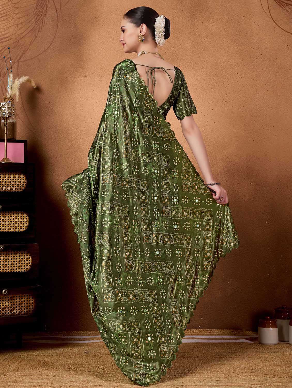 women printed casual wear saree with blouse - 22083001 - Standard Image - 2