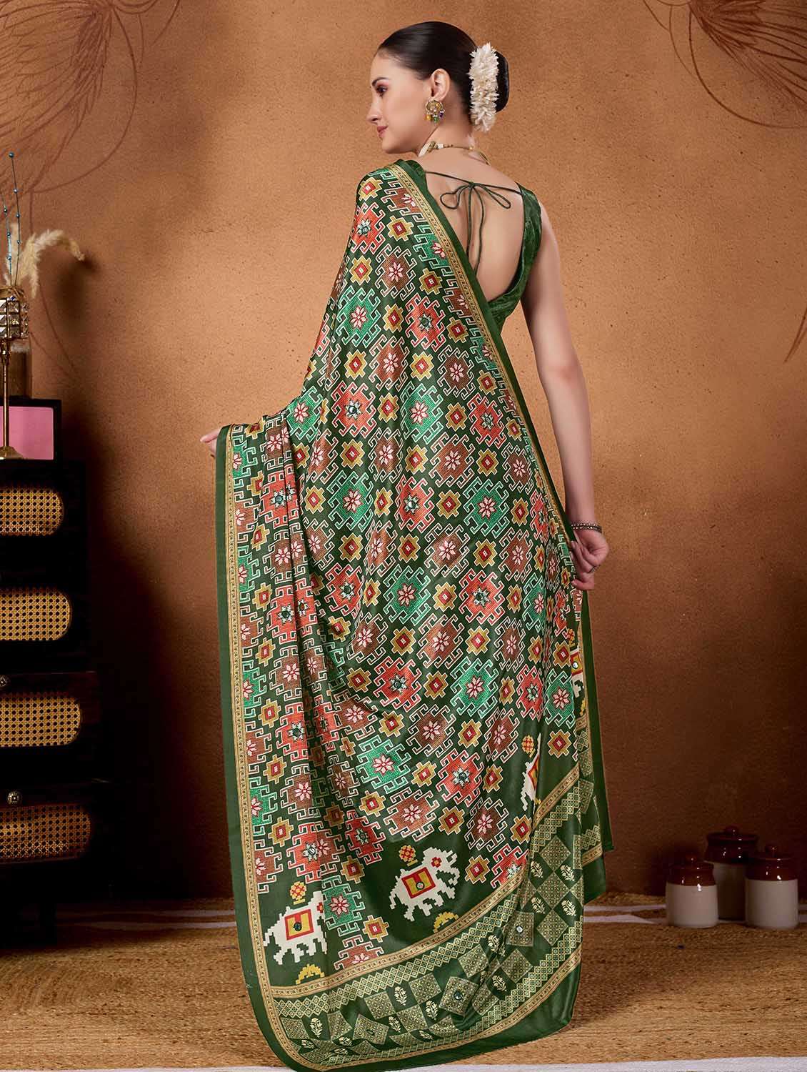 women printed casual wear saree with blouse - 22083003 -  Standard Image - 2