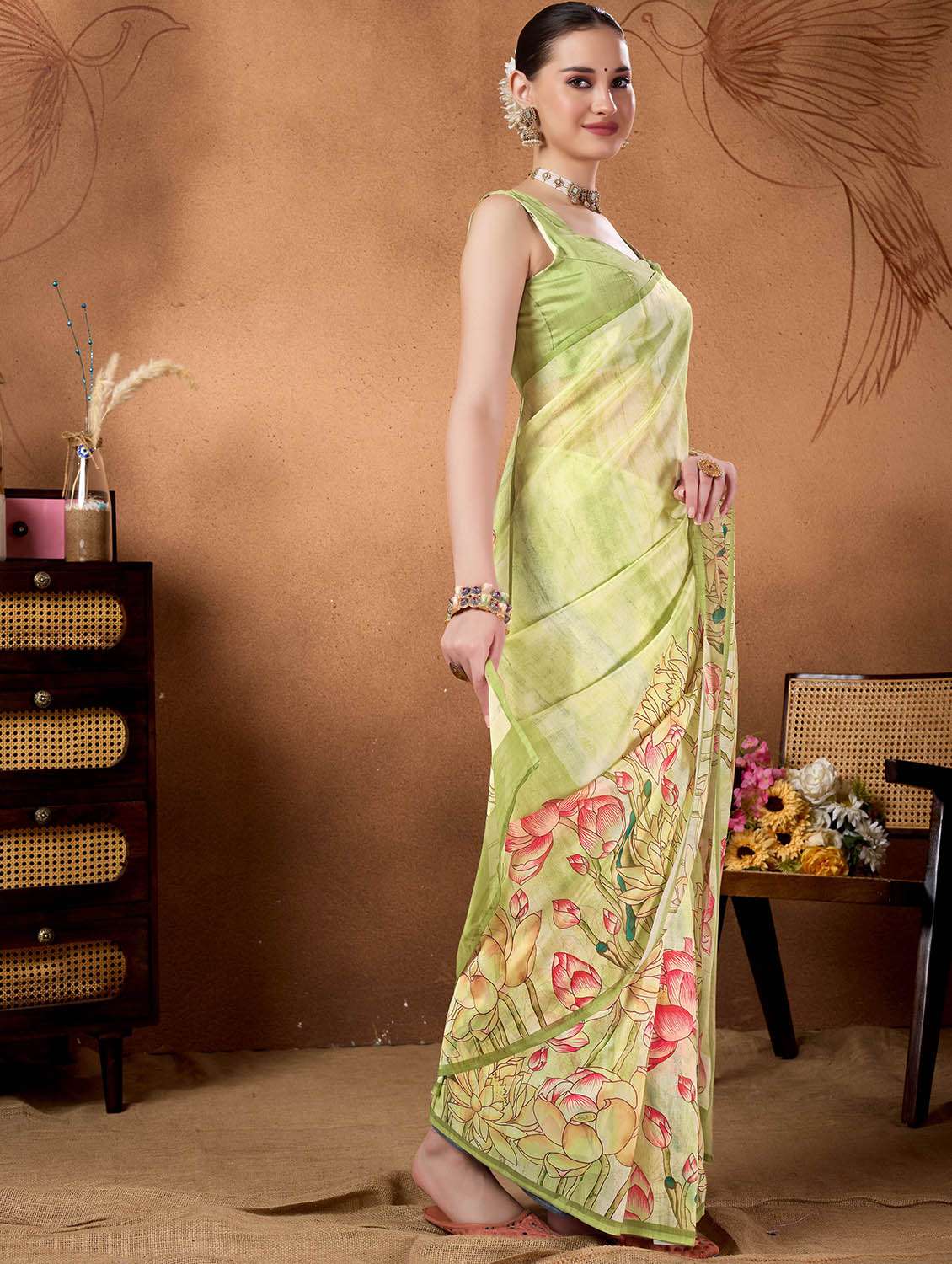 women floral printed saree with blouse