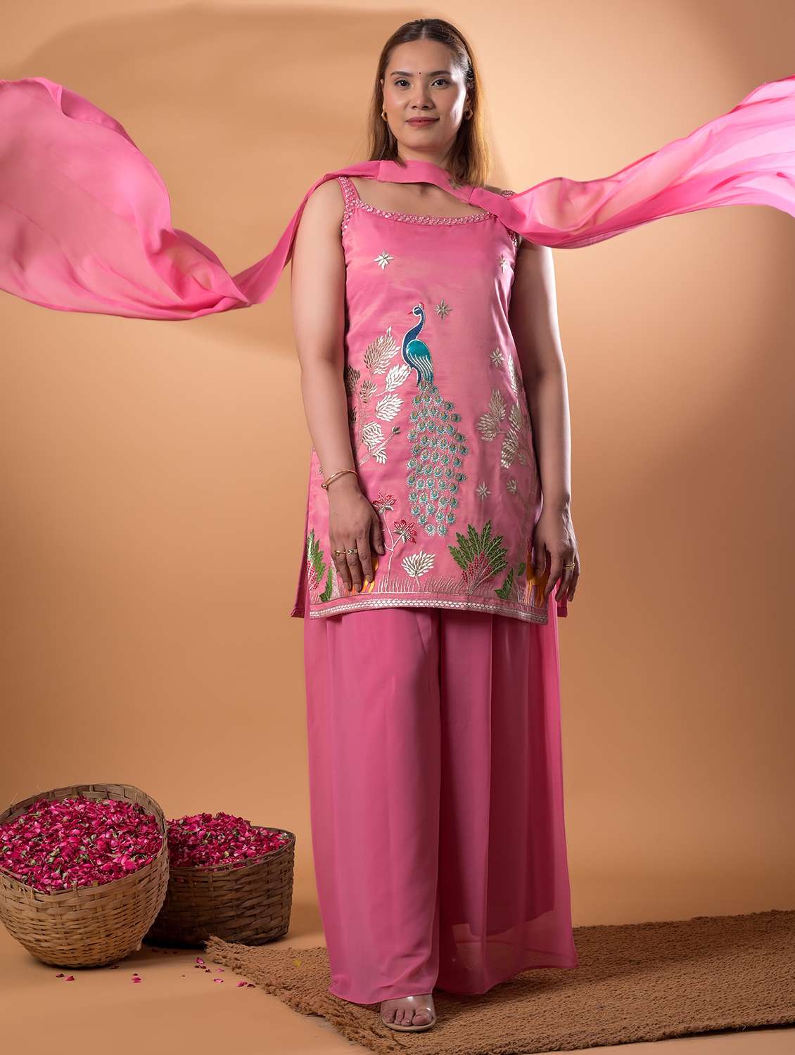 women embroidered sleeveless kurta palazzo with dupatta set