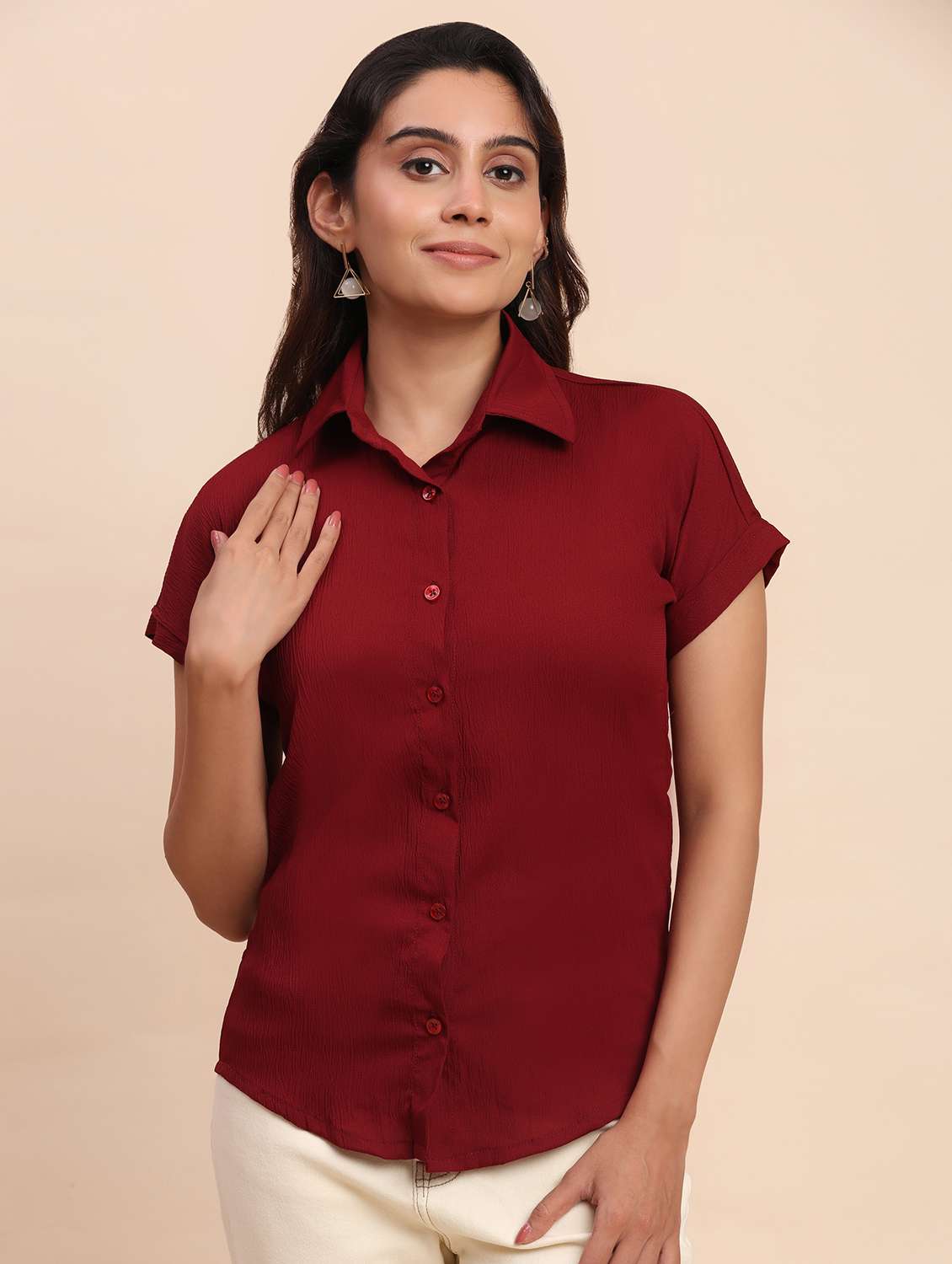 women solid short sleeve collared shirt - 22083598 -  Zoom Image - 0