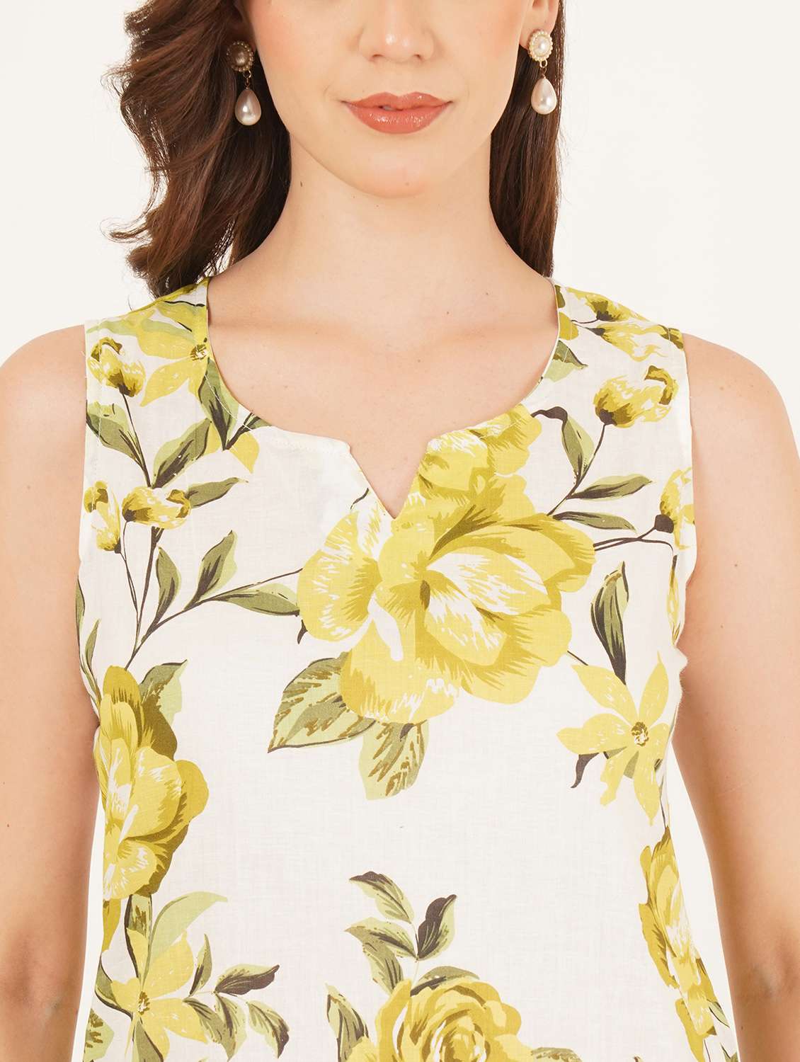 women floral printed sleeveless straight kurti - 22084085 -  Standard Image - 7