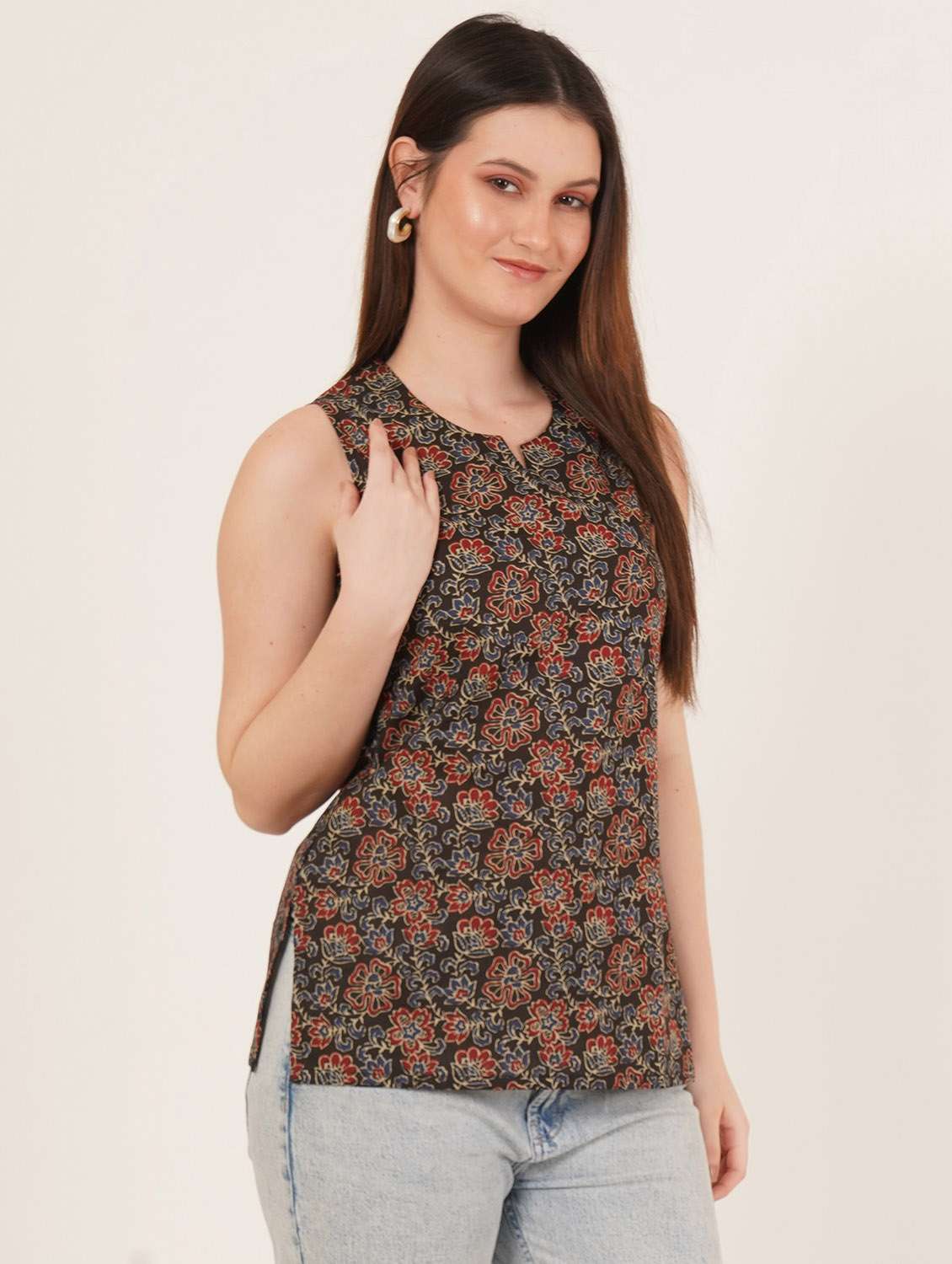 women printed sleeveless straight kurti - 22084117 -  Standard Image - 2