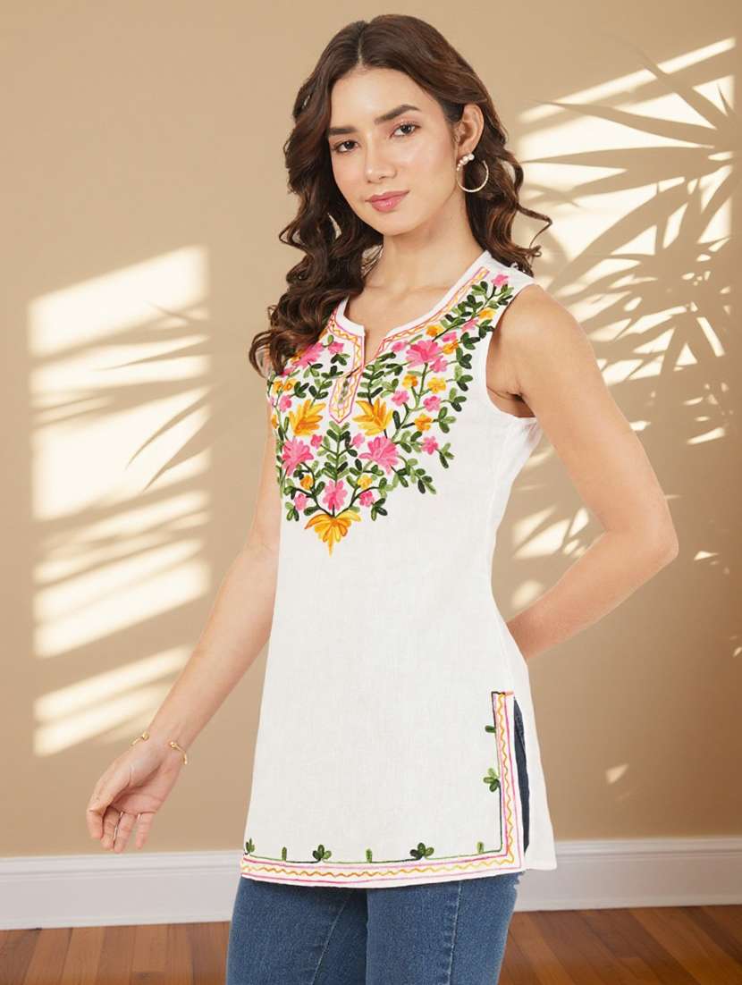 women embroidered sleeveless straight kurti - 22084129 -  Standard Image - 2