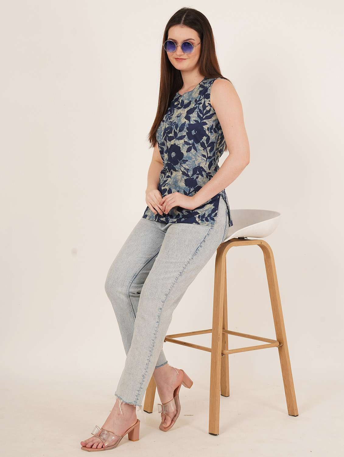 women floral printed sleeveless straight kurti - 22084185 -  Standard Image - 7