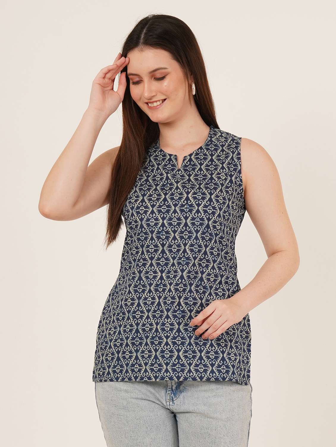 women floral printed sleeveless straight kurti