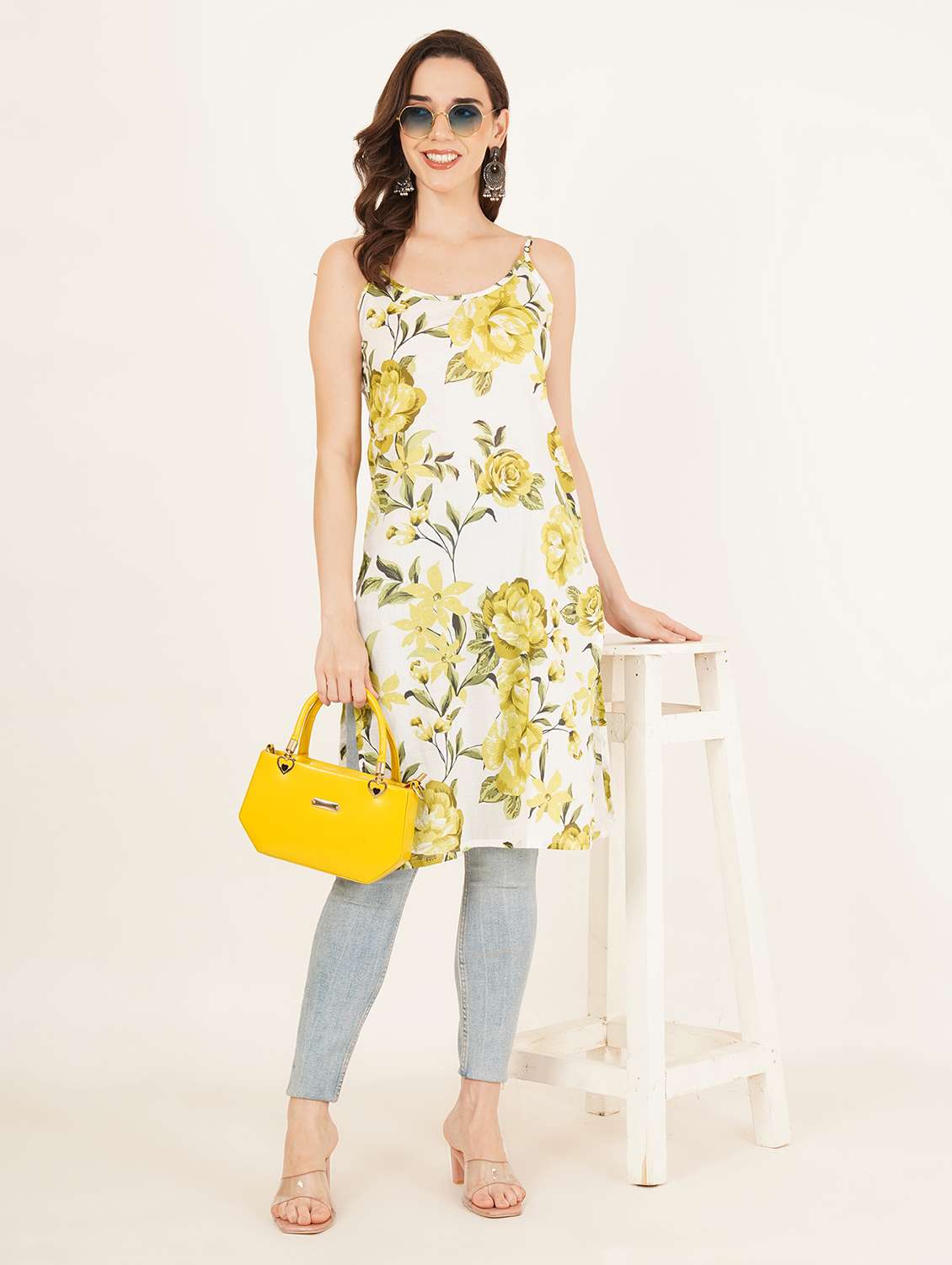 women floral printed sleeveless straight kurta