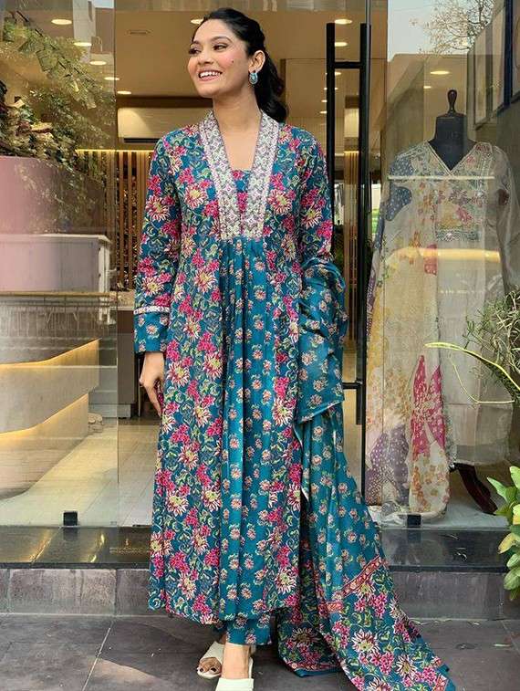 women embroidered long sleeve kurta pant with dupatta set - 22084533 - Standard Image - 2