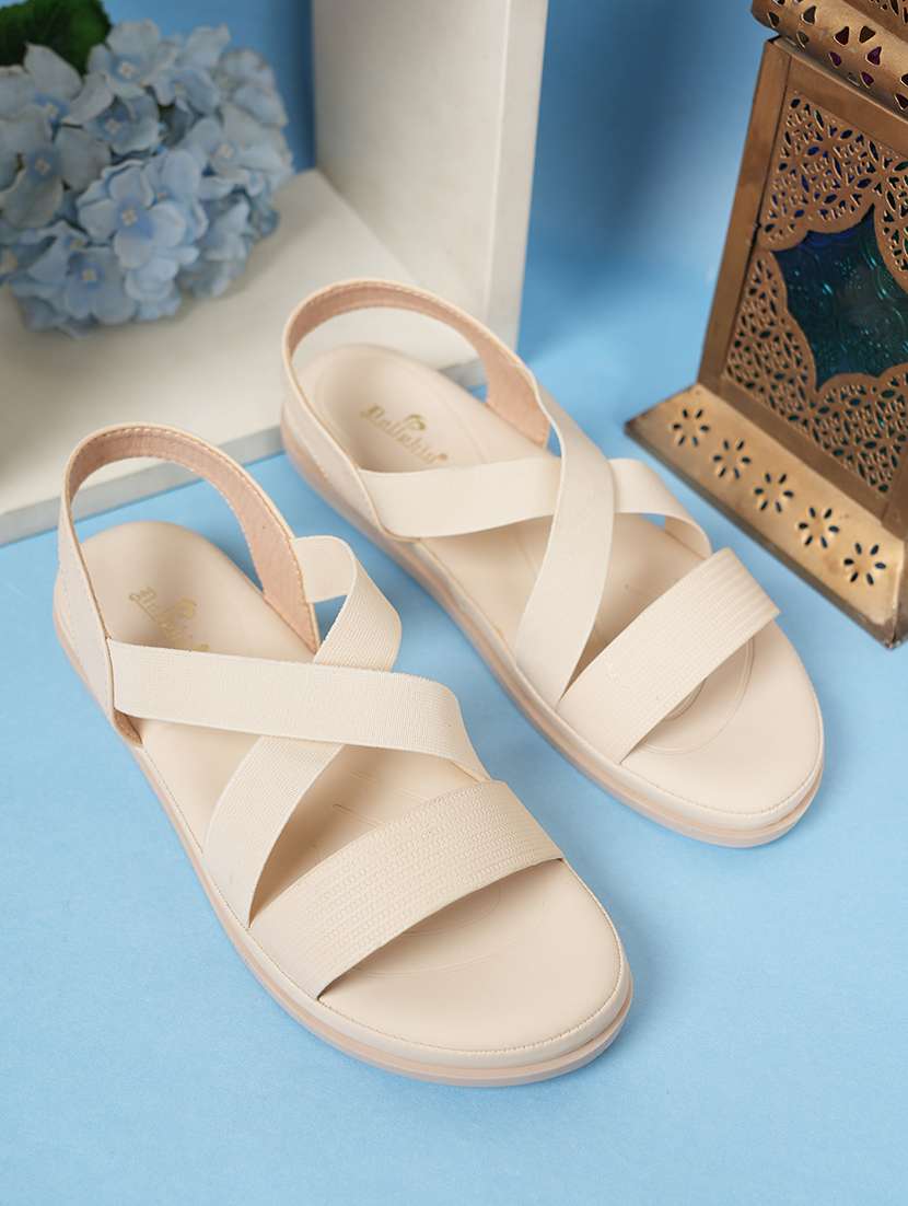 women solid strappy back strap wedge