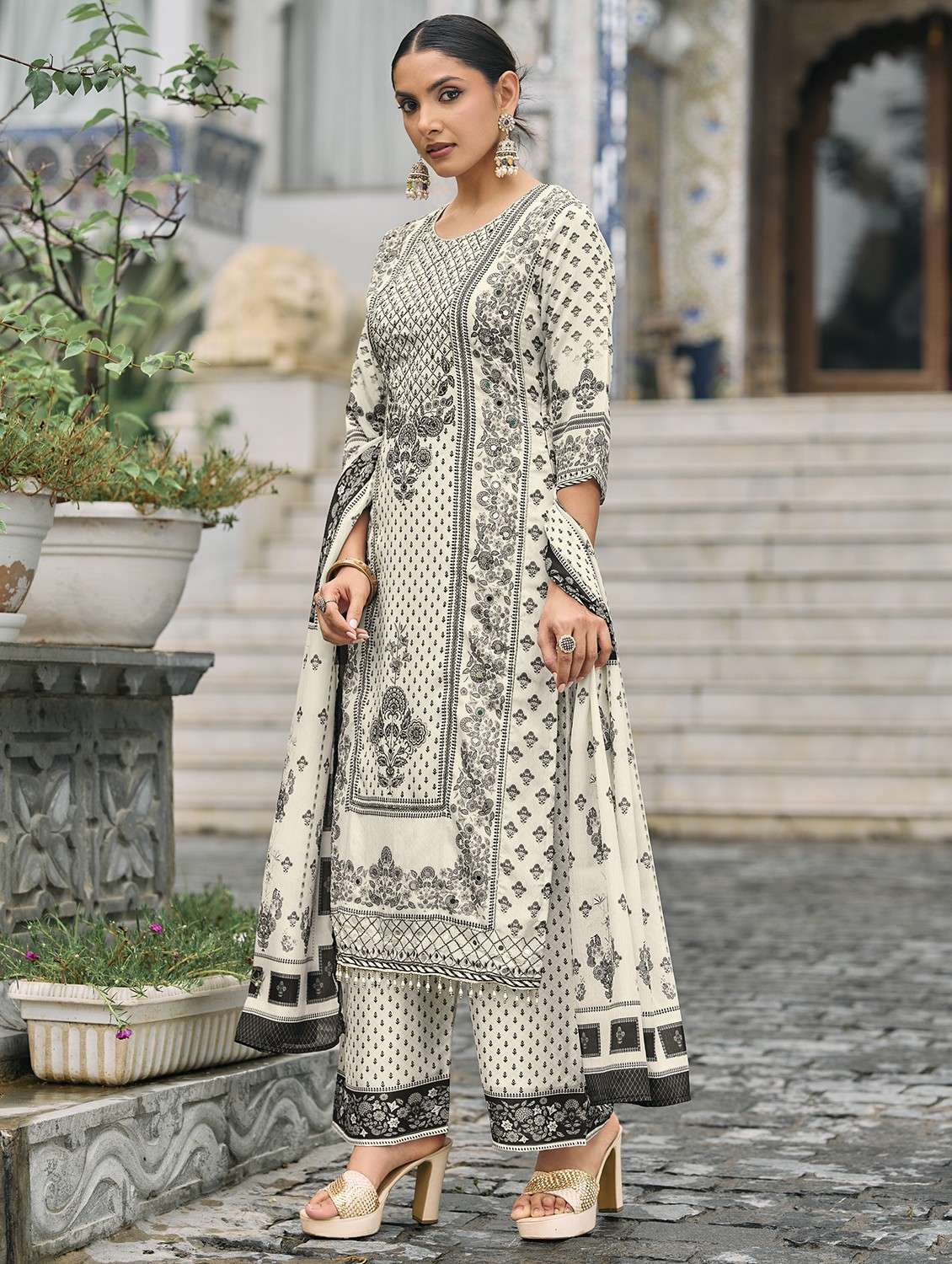 women printed three quarter sleeve kurta palazzo with dupatta set - 22084660 -  Standard Image - 2