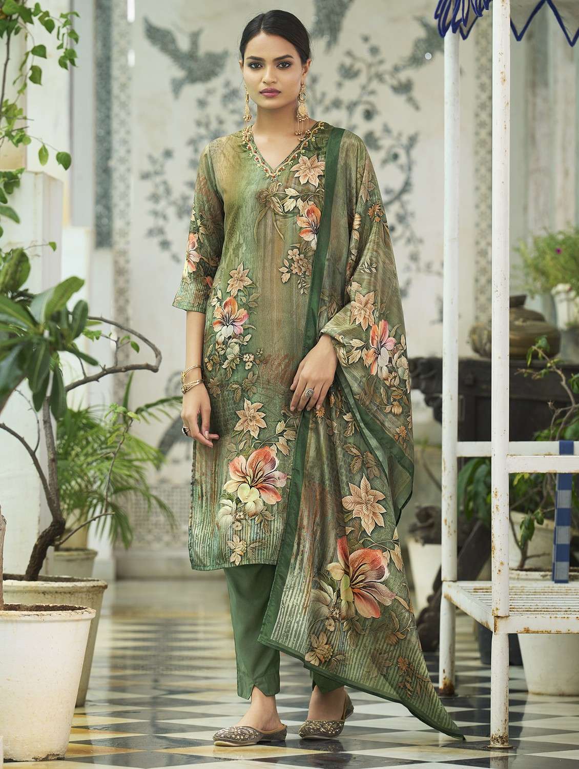 women floral printed three quarter sleeve kurta pant with dupatta set