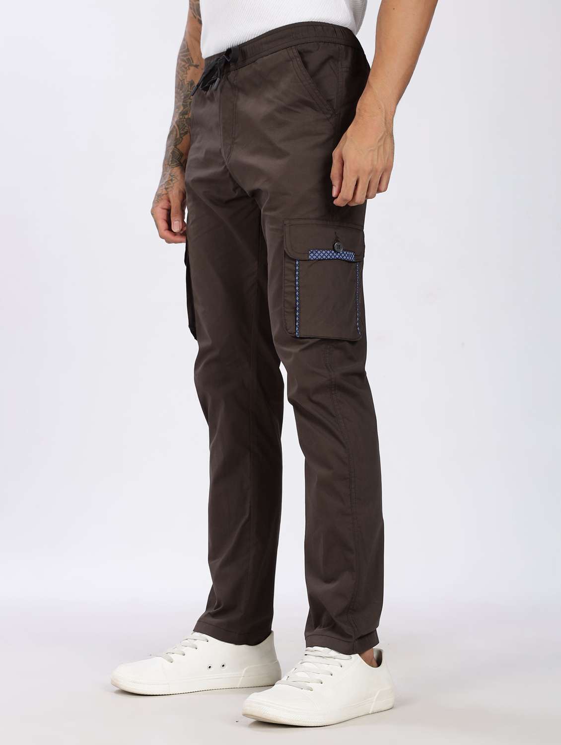 men solid mid rise regular fit cargo - 22084867 -  Standard Image - 2