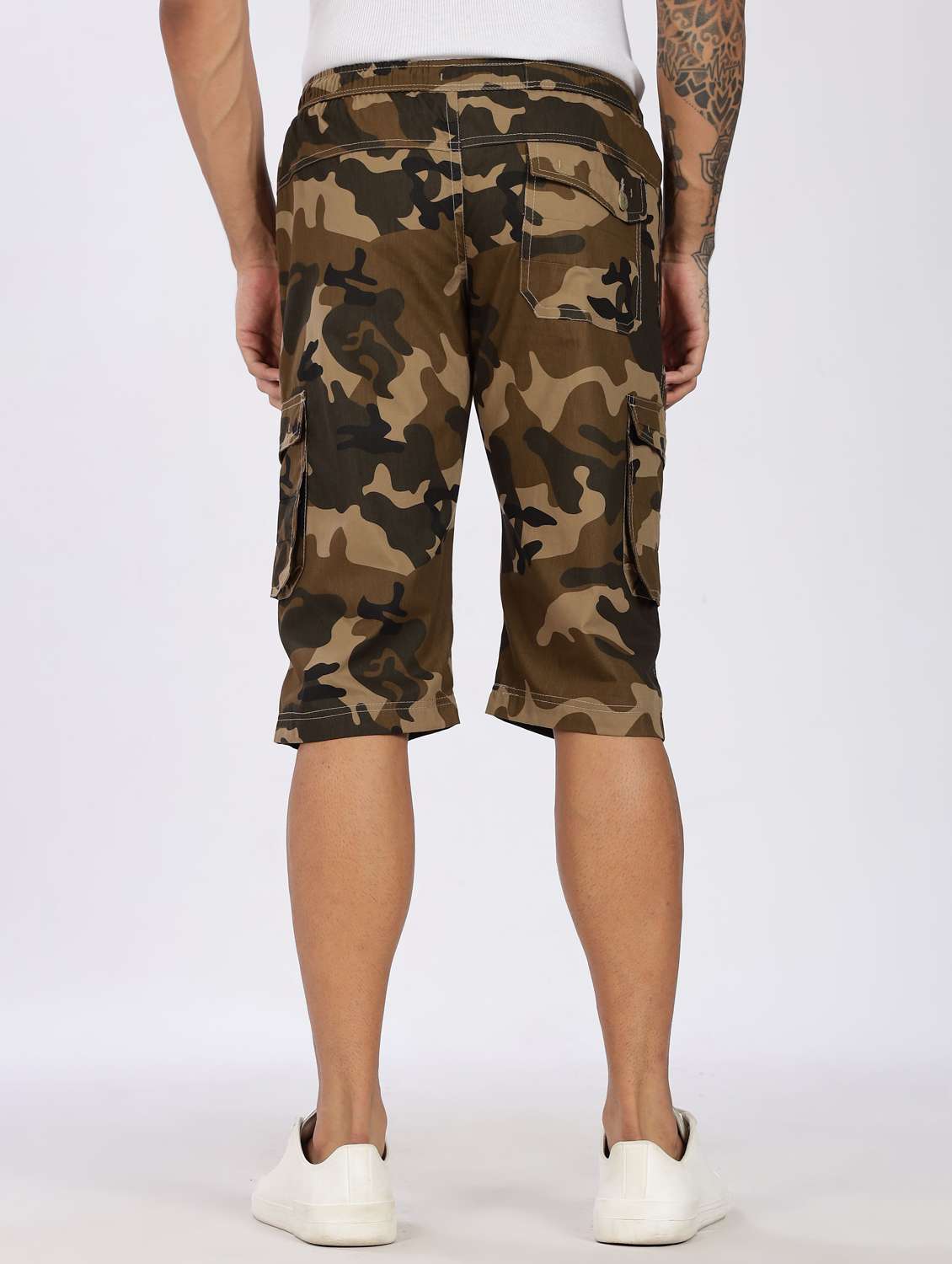 men camouflage mid rise regular fit three fourth cargo shorts - 22084918 -  Standard Image - 2