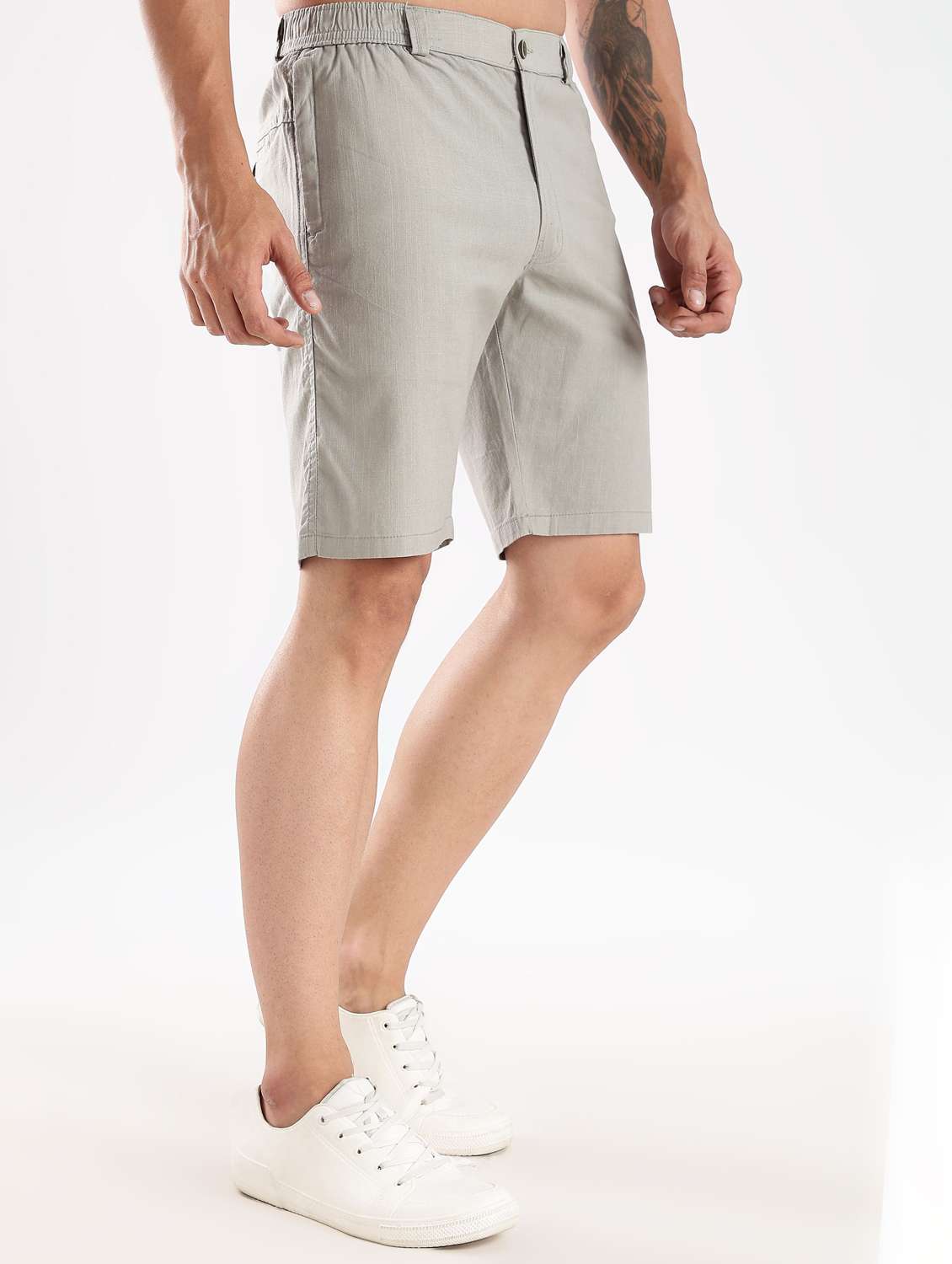 men solid mid rise regular fit shorts - 22084924 -  Standard Image - 2
