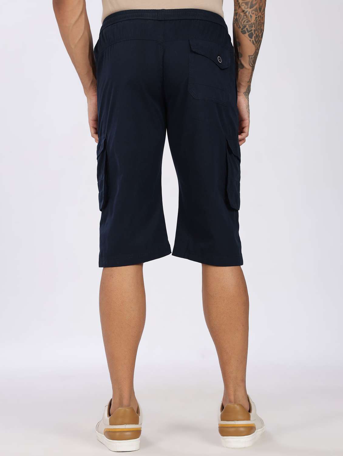 men solid mid rise regular fit three fourth cargo shorts - 22084952 -  Standard Image - 2