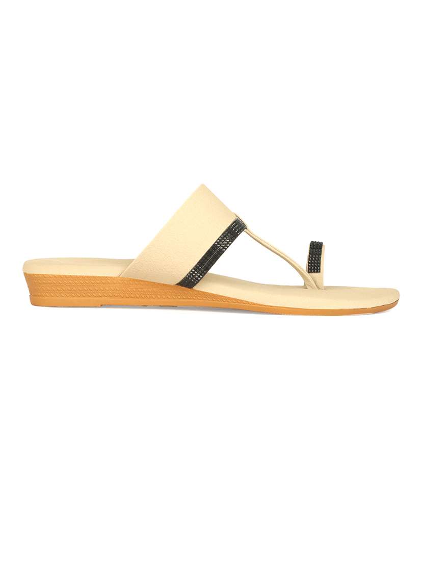 women solid one toe slip on flat sandals - 22085255 - Standard Image - 2